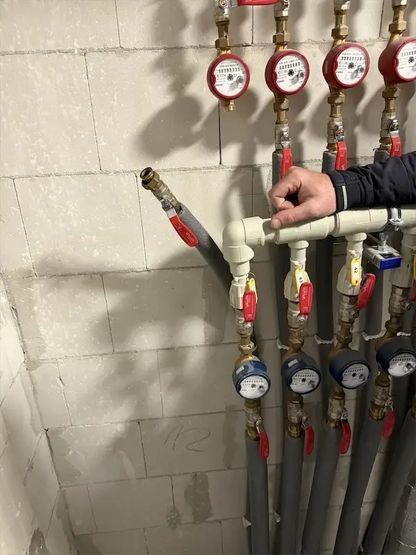 Instalacja wodno-kanalizacyjna — zawory i liczniki wody